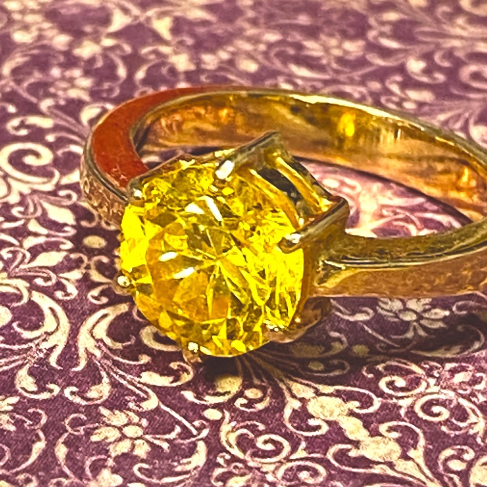 Sparkling Citrine Gold Ring